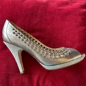 Cole Haan Women's Gold Peep-Toe Heels, only worn twice, Size 8✨